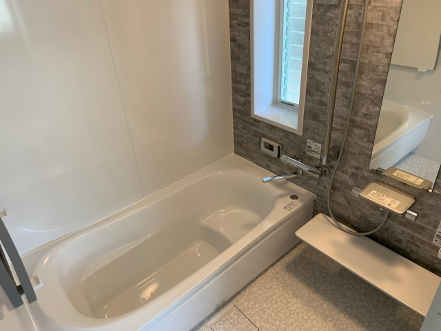 南関町関外目1763【浴室】冬場もあったかく掃除も楽なシステムバス。