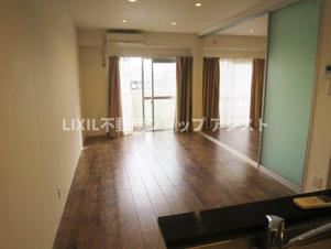 エミネンス園【居間・リビング】