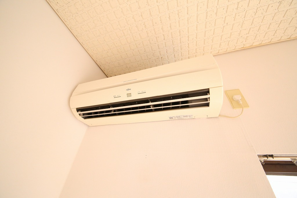 コーエーハイツⅠ【設備】南東側洋室エアコン