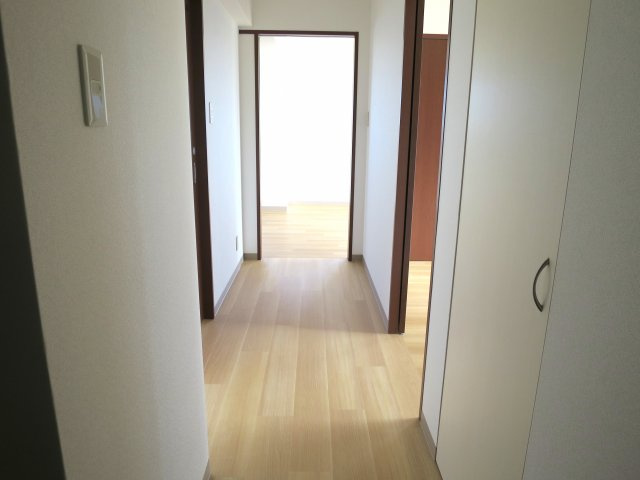 八幡マンション【玄関】