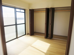 八幡マンション【洋室】