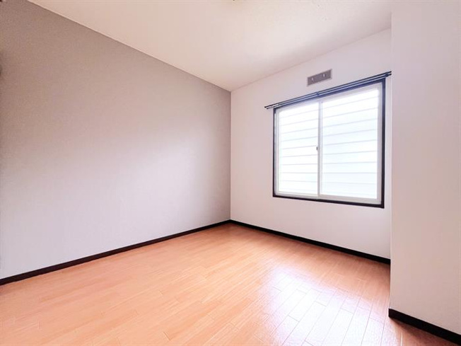 部屋は南向き！