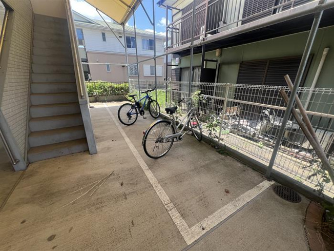 自転車置き場があります。