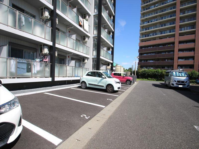 敷地内駐車場★軽区画、普通区画あり※空要確認