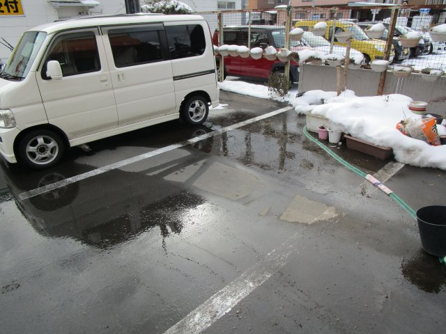 高山市初田町３丁目の店舗事務所【駐車場】