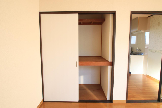 押入タイプの収納で収納力抜群！