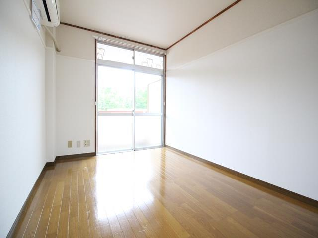 室内の色は現況を優先します。