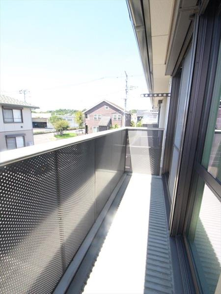 明るい洋室♪棚もついていて便利！