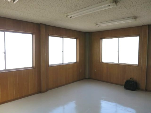 須ヶ口駅前事務所　２F【内装】