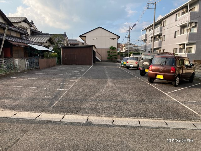 フィオーリ朝日町【駐車場】