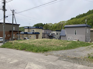 小樽市オタモイ１丁目の売地【前面道路含む現地写真】