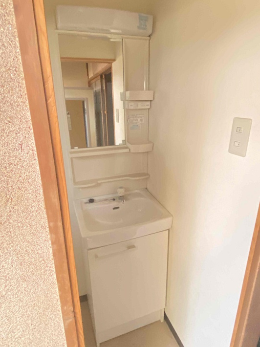 南住吉福田貸家【独立洗面台】独立洗面台です。