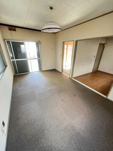 高田町貸家【居間・リビング】