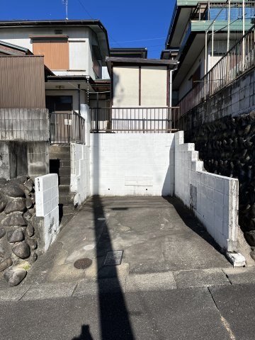 高田町貸家【駐車場】