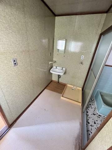 高田町11丁目貸家【洗面所】