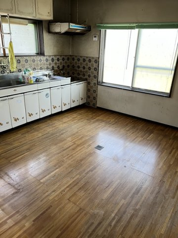 生田町5丁目住宅付倉庫【キッチン】