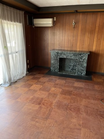 生田町5丁目住宅付倉庫【居間・リビング】