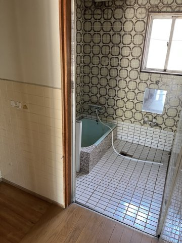 生田町5丁目住宅付倉庫【浴室】