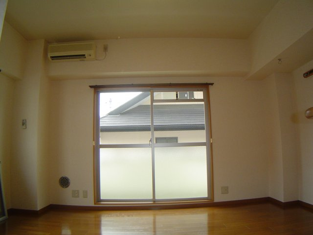 メゾン・ド・酒蔵通り【居間・リビング】