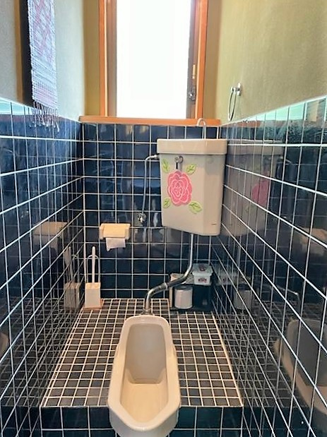 熱海市泉の中古一戸建【トイレ】２階トイレ