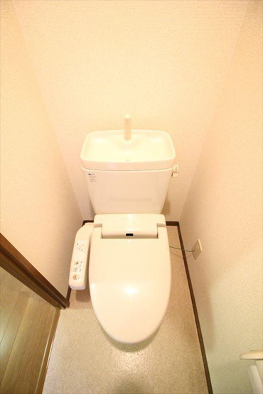 嬉しい温水洗浄便座付き！
