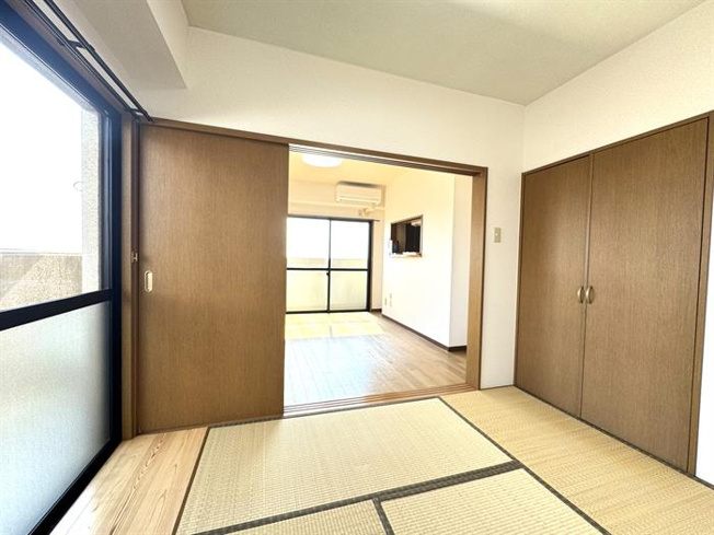 和室にも収納が付いているので荷物を収納できます