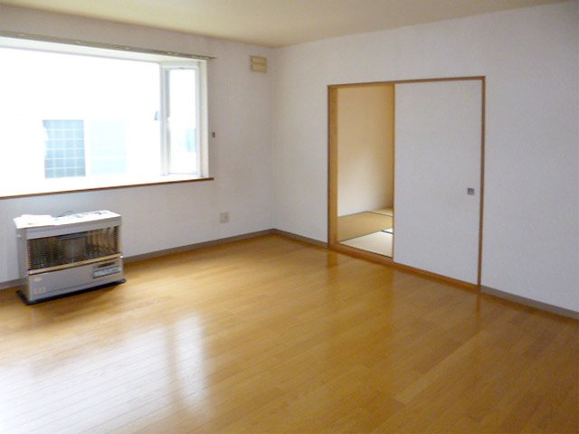 港丘ハウス【居間・リビング】