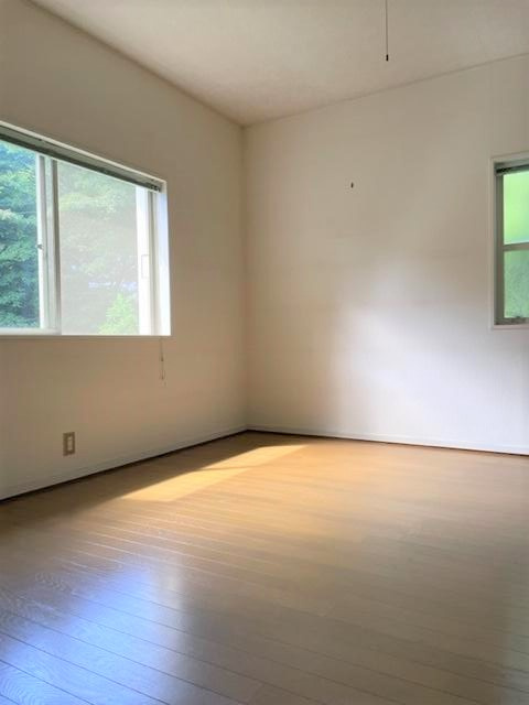 熱海市泉の中古一戸建【洋室】２階洋室