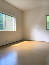 熱海市泉の中古一戸建【洋室】２階洋室