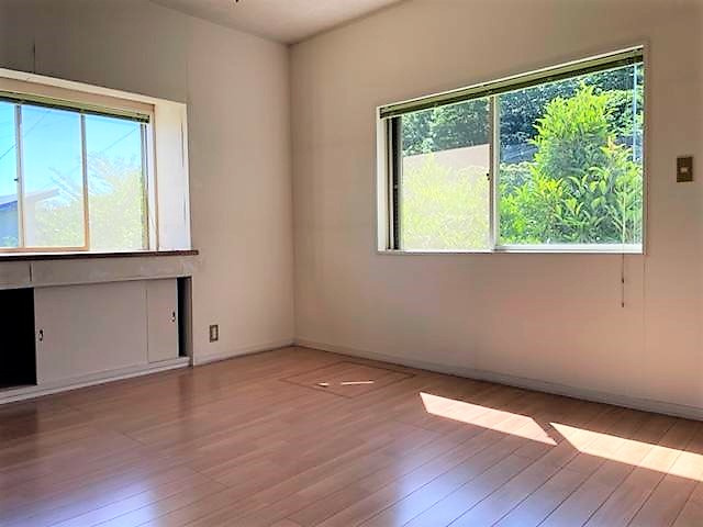 熱海市泉の中古一戸建【洋室】１階洋室