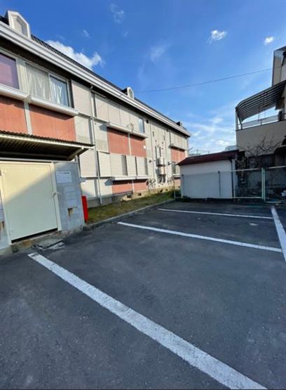 駐車場も広々です☆