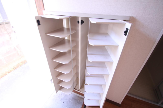 たくさん入る靴箱もついてます★