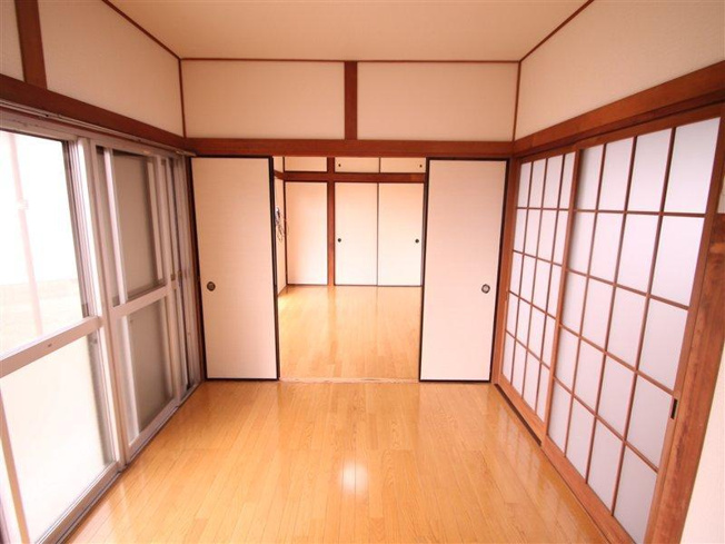 お部屋全体に光が差し込みます★