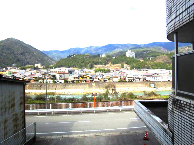 下呂市少ケ野の中古マンション