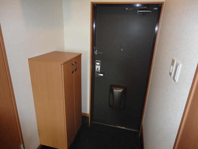 ヴィラ・キューブ【玄関】玄関