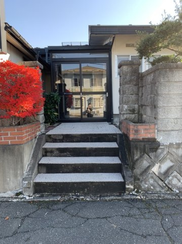 盛岡市松園１丁目の中古一戸建【玄関】