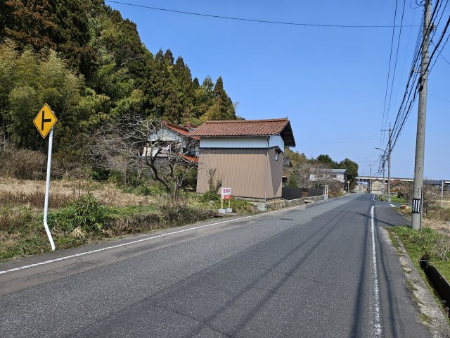 鳥取市気高町下坂本 土地【前面道路含む現地写真】