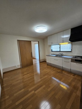 鳥取市行徳２丁目 中古戸建て【キッチン】ダイニングスペースとしても使えます