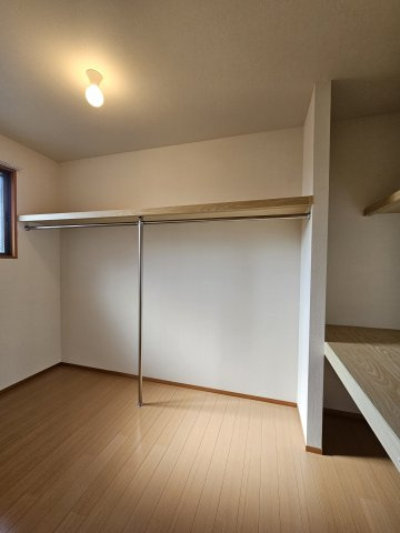 鳥取市行徳２丁目 中古戸建て【収納】ウオークインクローゼットがあるので、収納にも困りません