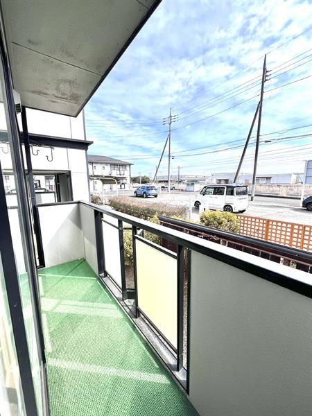 １階２階にベランダ付き♪布団も干せます！