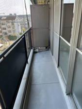 マンション入福【バルコニー】東向きのバルコニーで、朝日が差し込みます。