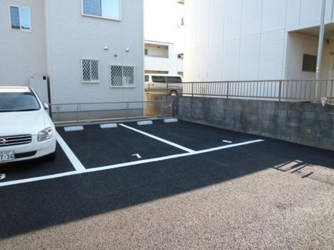 アルフォート・ヴィラ敷地内駐車場の画像