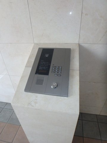 SUITE.HND【共有部分】オートロック付きのマンションです♪