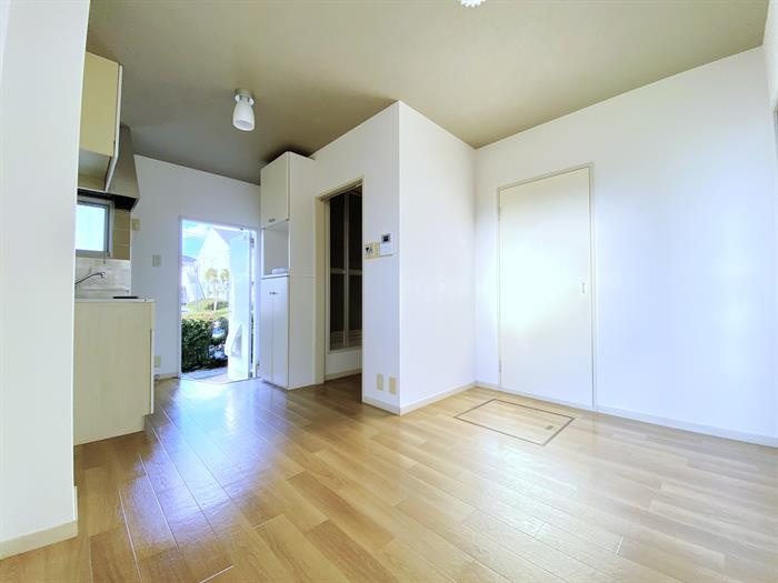 同建物の別の部屋の写真となります。