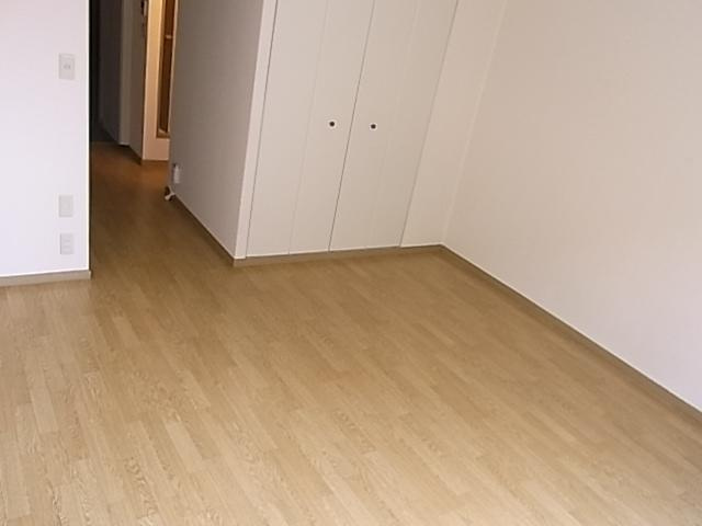 収納棚付きの洋室！！