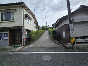 八頭郡八頭町郡家中古戸建て【前面道路含む現地写真】