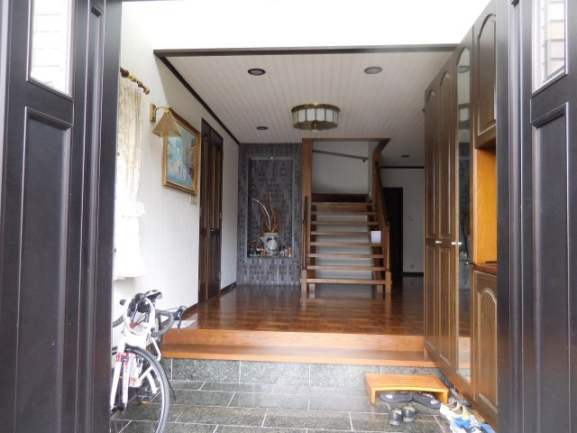 富田林市藤沢台７丁目の中古一戸建【玄関】