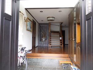 富田林市藤沢台７丁目の中古一戸建【玄関】