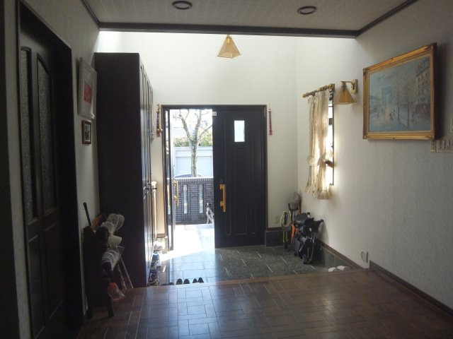 富田林市藤沢台７丁目の中古一戸建【玄関】