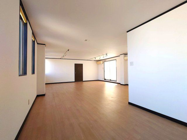 レジデンスビルホソノ【居間・リビング】